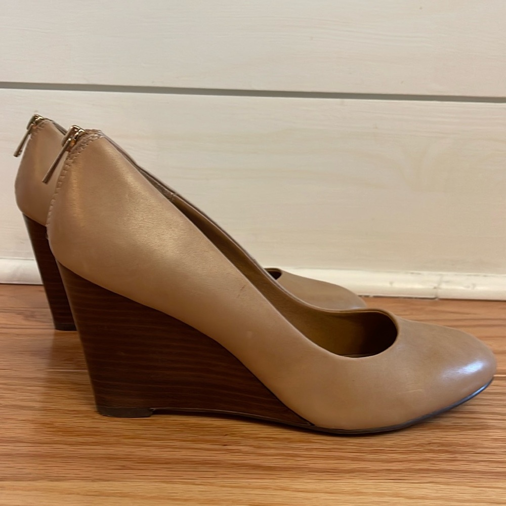 Tan ALDO Pump